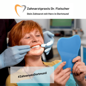 Zahnarztpraxis Fleischer Dein Zahnarzt mit Herz in Dortmund #ZahnersatzDortmund, Das Bild zeigt eine Frau, die ihren neuen Zahnersatz im Spiegel anschaut. Foto: rh2010 via Adobe